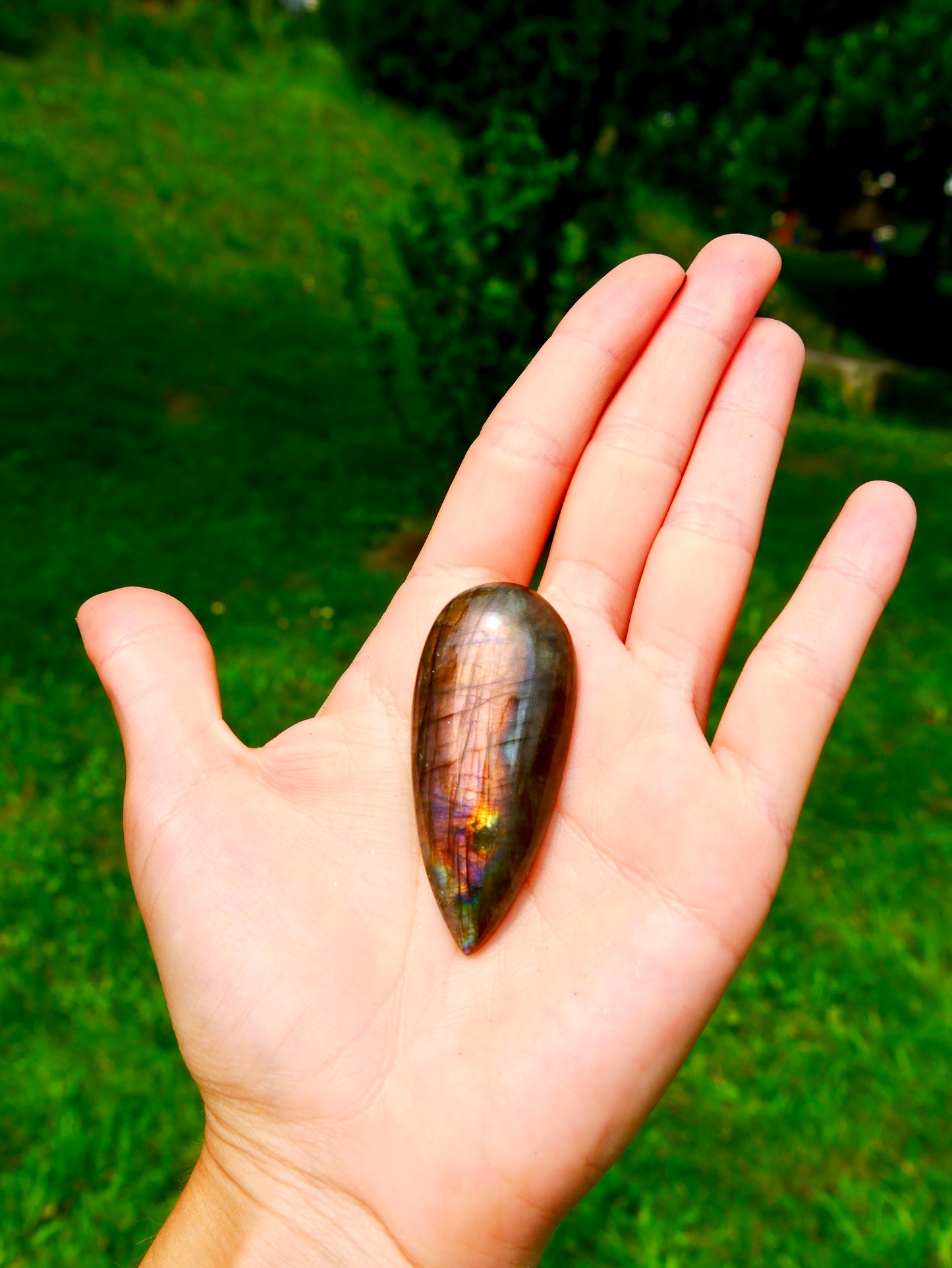 Labradorite cabochon